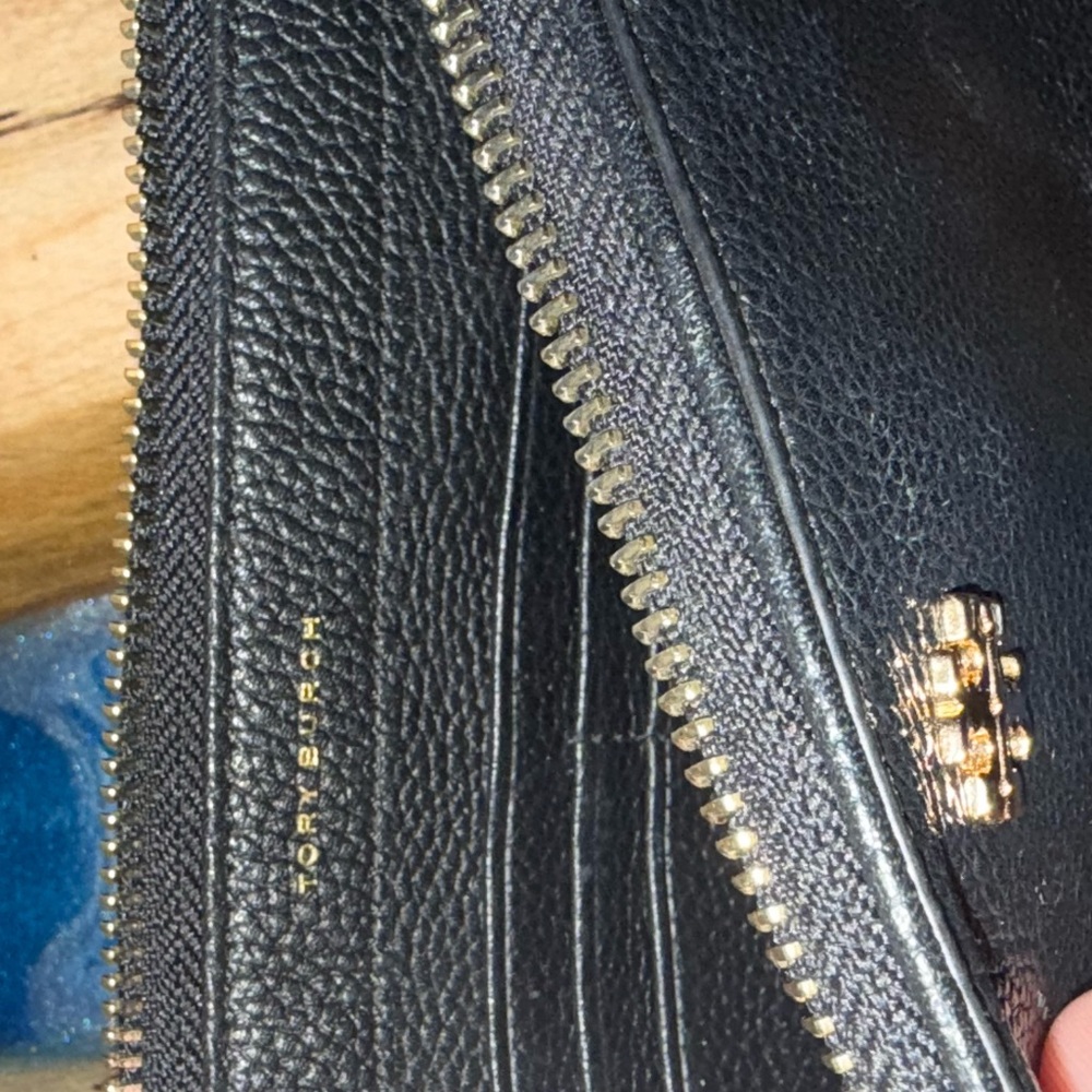 Tory Burch Carter Slim Crossbody- Black - Picture 3 of 4